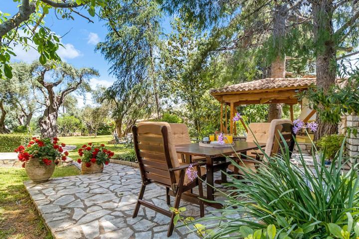 Poly'S Villa Lefkada Apolpaina Exterior photo